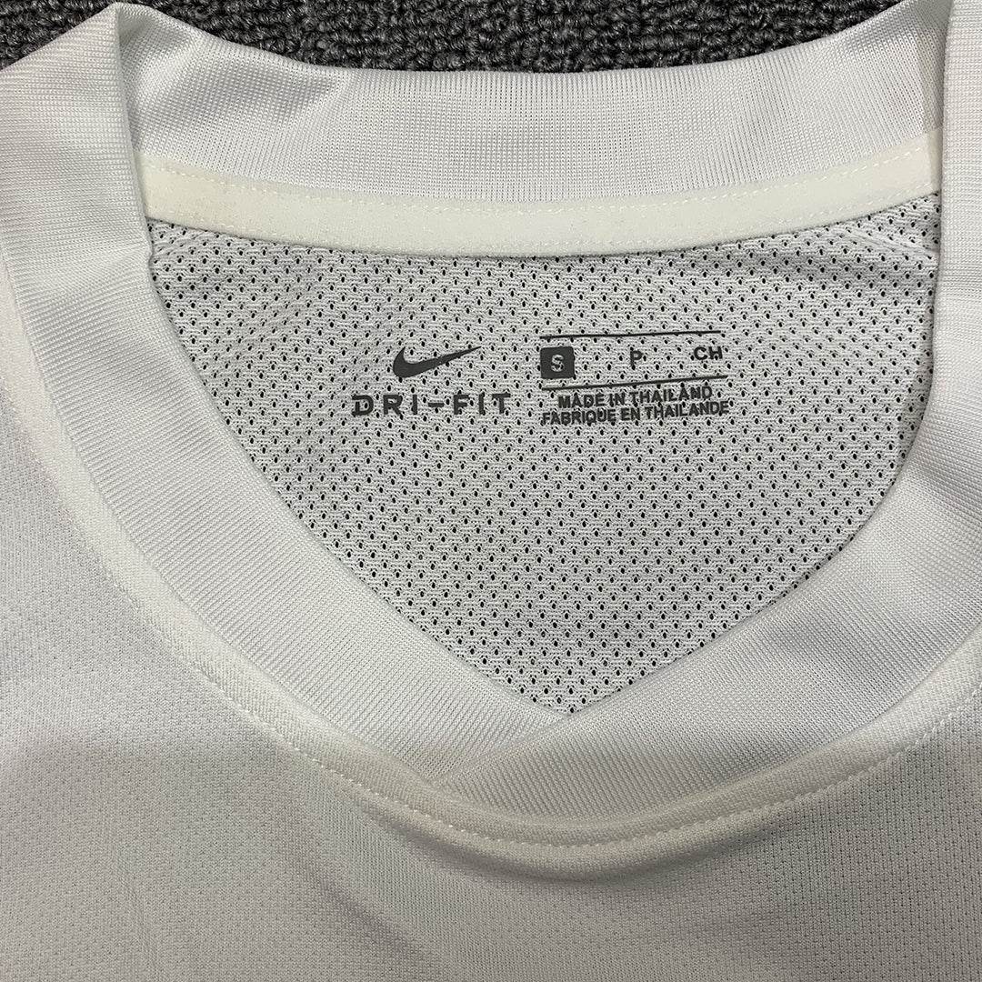 Męska wyjazdowa koszulka piłkarska Inter Mediolan Retro 2010/11 - Topowe Koszulki Pilkarskie Sklep Internetowy